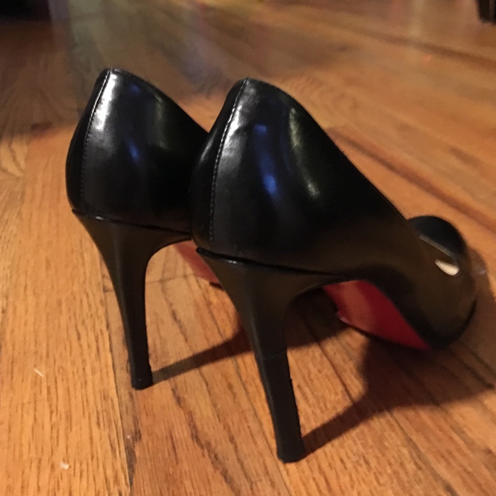COPY - Christian louboutin 38 1/2. Classic black pump.